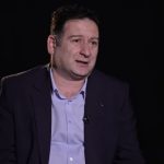 „მარჯვენა მხარეს ტკივილი ვიგრძენი, ამან არ გაიარა, იმატა და იმატა“ – როგორ დაამარცხა ცნობილმა პლასტიკურმა ქირურგმა სიმსივნე?