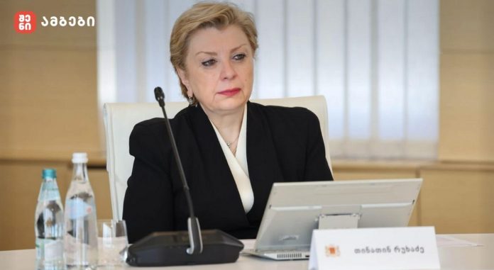 თინათინ რუხაძე გელათზე