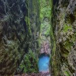 გაბზარული ტბა