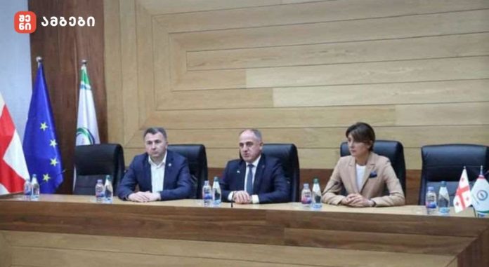 სემეკში გამართულ შეხვედრაზე, ბოლო პერიოდში, რუსთავის წყალმომარაგებაში არსებული შეფერხებების მიზეზებიც განიხილეს