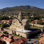 4 ოქტომბერს საქართველოში სვეტიცხოვლობის დღესასწაული აღინიშნება - ამ დღეს ასევე აღინიშნება მეფე მირიანისა და დედოფალ ნანას, წმინდა სიდონიასა და აბიათარის ხსენებაც