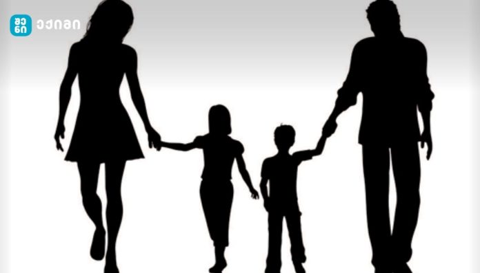 „დედა vs მამა?! – აკრძალეთ ეს კითხვა, მისი დასმა დანაშაულია!“ – ფსიქოთერაპევტი მშობლებს მიმართავს