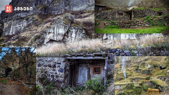 მარნები სოფელ ჭაჭკარიდან – სოფელში, გარდა დაზიანებული ტერასებისა და 50–მდე კლდეში ნაკვეთი საწნახელისა, შემორჩენილია ოთხსაუკუნოვანი ვაზიც