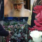 მოძღვარი თავისი ხელით დარგულ „აკაკის" ხესთან დაასაფლავეს, რომელიც საკურთხევლის მოპირდაპირედ დგას - კადრები მამა აკაკის დაკრძალვიდან