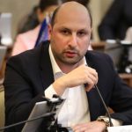 „ყველამ კარგად ვიცით, რომ მათ ბევრჯერ თქვეს უარი თანამშრომლობის გაჯანსაღებაზე - როდესაც ამერიკის ადმინისტრაციას ეხება საქმე, იქ ისე გარბიან, როგორც ჩვენთან ჯანსაღ დიალოგს გაურბიან“-ირაკლი ხელაძე