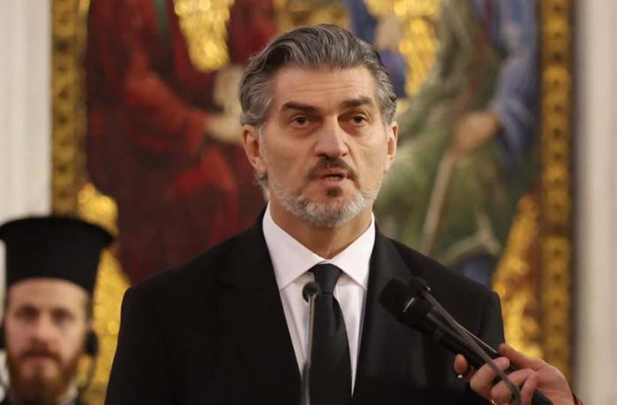 „დღეს აქ, ამ დიდებულ ტაძარში, რომელიც ჩვენი სახელმწიფოებრივი აღორძინების, ერის სიმტკიცისა და მარადიულობის სიმბოლოა, საქართველო ქედს იხრის თავისი პატრიარქის, უწმინდესისა და უნეტარესის ილია მეორის უკვდავი სულის წინაშე. დღეს ჩვენ თვალს ვუსწორებთ ეპოქას, რომელსაც თამამად შეგვიძლია ვუწოდოთ „პატრიარქის საქართველო“-საქართველოს პრეზიდენტის, მიხეილ ყაველაშვილის გამოსამშვიდობებელი სიტყვა კათოლიკოს-პატრიარქის დაკრძალვის ცერემონიაზე