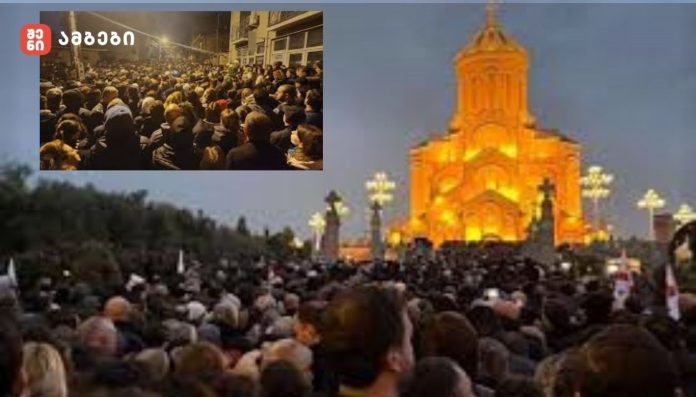 ხულოს საკრებულომ სამების საკათედრო ტაძარში პატივი მიაგ ილია II-ის ხსოვნას - რელიგიის ნამდვილი არსი სწორედ აქ იკვეთება, არა გაყოფაში, არამედ ერთმანეთის ტკივილის გაზიარებაში, თანადგომასა და გულწრფელ ზრუნვაში. ასეთი მომენტები გვახსენებს, რომ ყველაზე მაღლა დგას სიყვარული და ადამიანობა მინდა მადლობა გადაგიხადოთ, რიგითმა მართლმადიდებელმა!