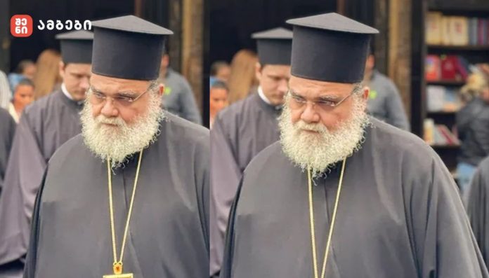 ილია მეორის სიყვარული მარადიული იქნება. არა მხოლოდ თქვენ დაკარგეთ თქვენი სულიერი მამა, არამედ ჩვენც დავკარგეთ მართლმადიდებელი ეკლესიის დიდი წინამძღვარი. არა მხოლოდ საქართველო, არამედ მთელი მართლმადიდებლური სამყარო დაობლდა, თუმცა, დარწმუნებული ვართ, ახლა ის ყველასთვის მფარველი ანგელოზია, – ამის შესახებ კვიპროსის მართლმადიდებელი ეკლესიის წარმომადგენელმა, თამასოსის ეპარქიის მიტროპოლიტმა ისაიამ განაცხადა. მიტროპოლიტმა ისაიამ ილია მეორის გარდაცვალების გამო ქართველ ხალხს კიდევ ერთხელ მიუსამძიმრა. „ჩვენ გუშინ ჩამოვედით წმინდა ქალაქ თბილისში კვიპროსის კუნძულიდან, როგორც კვიპროსის მართლმადიდებელი ეკლესიისა და კვიპროსის არქიეპისკოპოს გიორგის წარმომადგენლები. მე მქვია მიტროპოლიტი ისაია თამასოსელი და პაფოსელი. მე პირადად ვიცნობდი აწ განსვენებულ უწმინდეს პატრიარქ ილია მეორეს. ის ჩემთვის მეორე სულიერი მამასავით იყო. ჩვენ საქართველოს ვიცნობთ 90-იანი წლებიდან, როდესაც აქ სხვადასხვა ჰუმანიტარულ მისიაში ვმსახურობდით უწმინდეს პატრიარქ ილია მეორის ლოცვა-კურთხევით. ილია მეორე ყოველთვის ზრუნავდა და ფიქრობდა თავის ხალხზე. 90-იან წლებში პატრიარქი ჩავიდა კვიპროსში და სწორედ მაშინ დაიწყო თანამშრომლობა ჩვენს ქვეყნებსა და ეკლესიებს შორის. დღემდე ამ ურთიერთობების ერთგვარი შუამავალი ვიყავი. ჩვენთვის უწმინდესი პატრიარქი ილია ახლა აღიქმება, როგორც მფარველი ანგელოზი. არა მხოლოდ თქვენ დაკარგეთ თქვენი წმინდა, სულიერი მამა, არამედ ჩვენც დავკარგეთ მართლმადიდებელი ეკლესიის დიდი წინამძღვარი. არა მხოლოდ საქართველო, არამედ მთელი მართლმადიდებლური სამყარო დაობლდა, თუმცა, დარწმუნებული ვართ, ახლა ის, როგორც წმინდა ადამიანი, ყველასთვის მფარველი ანგელოზია. ჩვენ ერთი ადამიანი არ დაგვიკარგავს — ჩვენ ერთი მფარველი ანგელოზი შევიძინეთ. ვფიქრობ, დღეს ჩვენს მიწაზე დიდი პრობლემებია: ომები, სხვადასხვა განხეთქილებები, სირთულეები როგორც მართლმადიდებლურ სამყაროში, ისე მთელ მსოფლიოში და საჭიროა მისი ლოცვა. მგონია, რომ მან ყველაზე რთული დრო აირჩია ზეცაში გადასასვლელად, რათა უფრო ახლოს იყოს ღვთისმშობელთან, იესო ქრისტესთან და თავისი ლოცვით დაგვეხმაროს. კვიპროსის არქიეპისკოპოს გიორგის და ჩვენი სინოდის სახელით ვუსამძიმრებ ქართველ ხალხს. გარწმუნებთ, რომ ჩვენი პატრიარქის, ილია მეორის სიყვარული მარადიული იქნება. მისი სიყვარულისა და ლოცვის წყალობით, ჩვენს ეკლესიებს შორის ურთიერთობა მარადიული დარჩება“, – განაცხადა მიტროპოლიტმა ისაიამ.