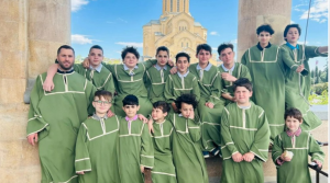 | შენი სოფელი „გულითადი და განსაკუთრებული მადლობა წმინდა სამების საკათედრო ტაძრის მეზარეებს, რომლებმაც პატრიარქის გარდაცვალების შემდეგ ოთხი დღე და ოთხი ღამე, 24-საათიან რეჟიმში, ზარი არ გააჩერეს“ | შენი სოფელი