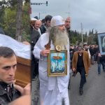 (ვიდეო) ბერი ნიკოლოზი (ნარიმან მაქარაშვილი) თბილისში, ჯიქიას სასაფლაოზე, დაკრძალეს - ცე­რე­მო­ნი­ას ათა­სო­ბით ადა­მი­ა­ნი ეს­წრე­ბო­და
