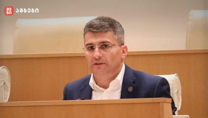 „ბევრი გვინერვიულია კიდევაც, როდესაც ძირს დაგდებულ ახალგაზრდა მამაკაცს სახეში წიხლით სცემს სამართალდამცველი“-მამუკა მდინარაძე