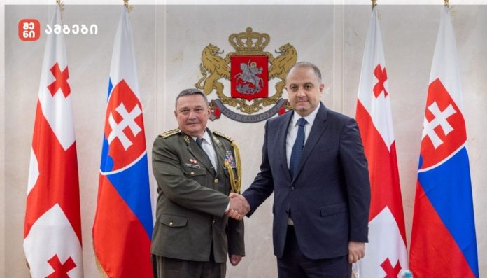 თავდაცვის მინისტრმა სლოვაკეთის შეიარაღებული ძალების გენერალური შტაბის უფროსს უმასპინძლა