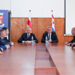ზურაბ პატარაძემ ხულოს მუნიციპალიტეტის მერიასა და საკრებულოში შეხვედრები გამართა