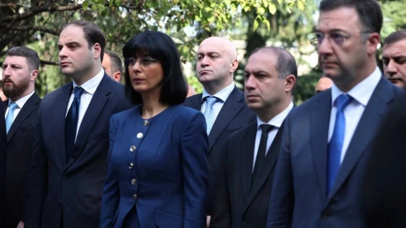 სოხუმის დაცემის დღეს მაღალჩინოსნებმა დაღუპულ გმირებს ხსოვნა მიაგეს — photo: primetime.ge