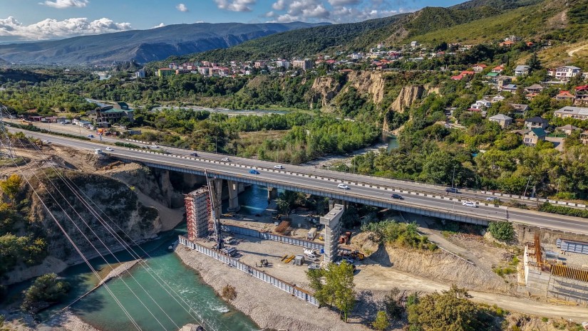 არაგვის ხიდი ამოქმედდა — ახალი ხიდი წელს გაიხსნება — photo: primetime.ge