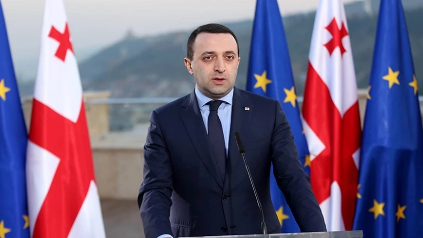 ღარიბაშვილი პრემიერობის მეორე ვადის შედეგებს აფასებს: “ვინმეს წინაშე მუხლი არ მომიდრეკია” — photo: bm.ge