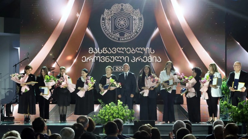 10 გამარჯვებული გამოვლინდა - ცნობილია, ვის გადაეცა 2026 წლის მასწავლებლის ეროვნული პრემია