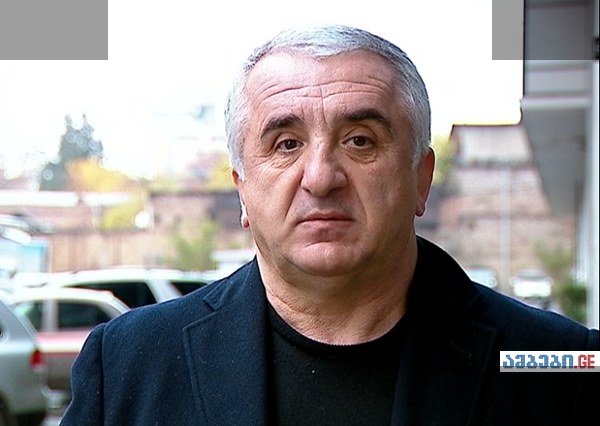 ბიზნესმენი გელაშვილი ხაშურის საქმიანობას ყიდის