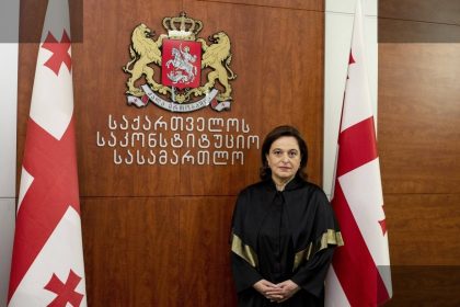 საკონსტიტუციო სასამართლოს მოსამართლე პარტიის აკრძალვის საქმიდან აცილდა