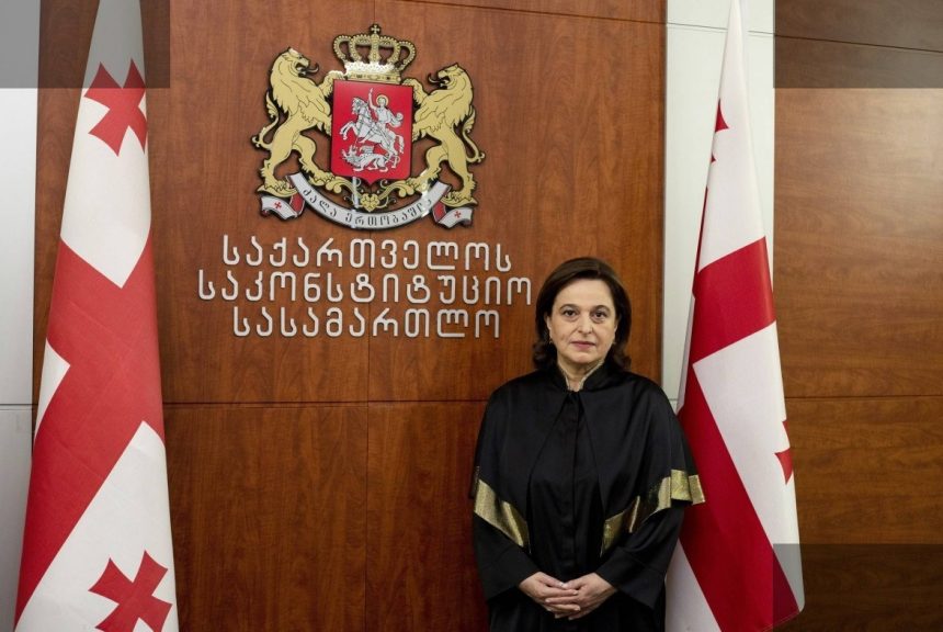 საკონსტიტუციო სასამართლოს მოსამართლე პარტიის აკრძალვის საქმიდან აცილდა