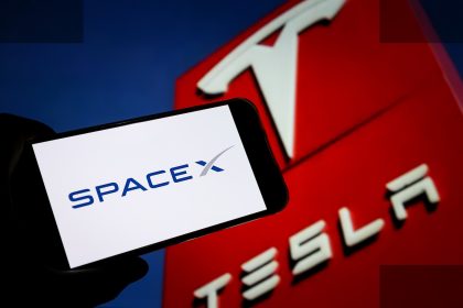 Tesla SpaceX-ისთვის ენერგიის სისტემებით $405 მილიონი გამოიმუშავა