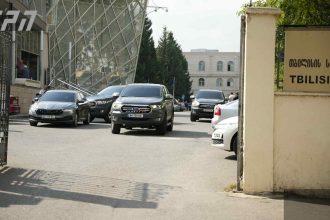 შარტავას ქუჩის საქმის სასამართლო სხდომა ხმაურით დაიწყო