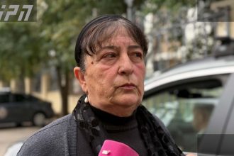 მკვლელობაში მსჯავრდებულის დედა განაჩენს აკритიკებს