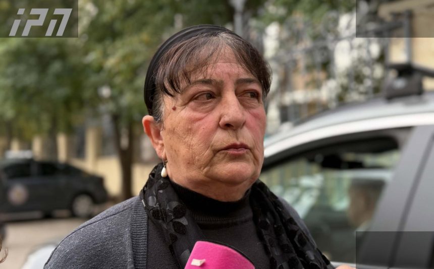 მკვლელობაში მსჯავრდებულის დედა განაჩენს აკритიკებს