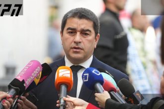 პაპუაშვილი: ჩვენი კრიტიკა არის პასუხი თავდასხმებზე