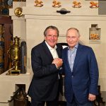 პუტინმა დაბადების დღე გერმანელი პოლიტიკოსის გაზეწნით აღნიშნა