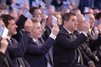 ოპოზიციის პარტიები პარტიების აკრძალვის წინააღმდეგ