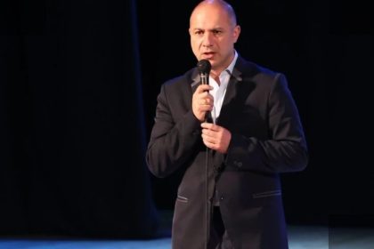 მინისტრმა ფოთისა და ხობის პედაგოგები დააჯილდოვა