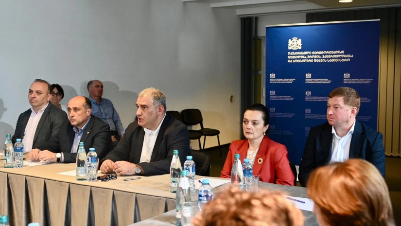პირველადი ჯანდაცვის რეფორმა: სარჯველაძე საჩხერეში კლინიკების წარმომადგენლებს შეხვდა — photo: primetime.ge