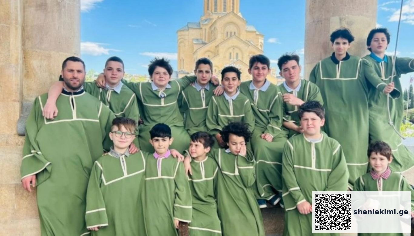 „გულითადი და განსაკუთრებული მადლობა წმინდა სამების საკათედრო ტაძრის მეზარეებს, რომლებმაც პატრიარქის გარდაცვალების შემდეგ ოთხი დღე და ოთხი ღამე, 24-საათიან რეჟიმში, ზარი არ გააჩერეს“