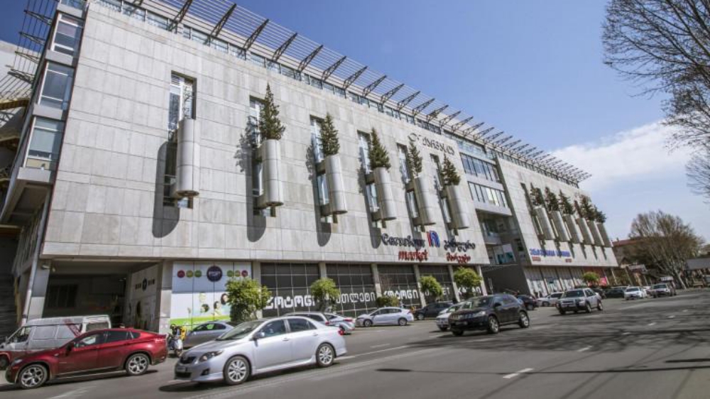ქარვასლა – ერთ-ერთი დიდი და პოპულარული სავაჭრო და ბიზნეს ცენტრი თბილისში