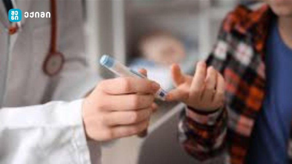 ებრძოლეთ დიაბეტს ჯანსაღი წვენით, რომელიც აკონტროლებს სისხლში შაქარის დონეს! | sheniekimi.ge | შენი ექიმი დიაბეტის სიმპტომი, რომლებიც ძილის წინ ვლინდება