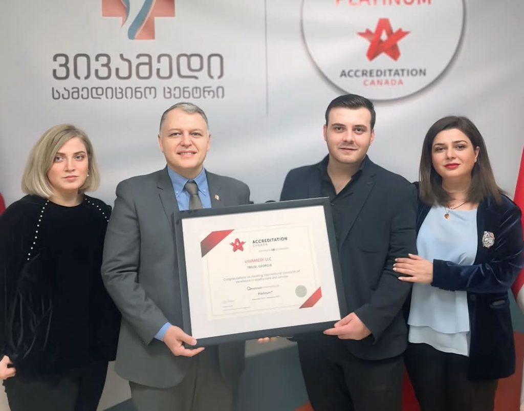 „ვივამედმა“ „Accreditation Canada“-ს პლატინის ხარისხის სერტიფიკატი მიიღო – საერთაშორისო აღიარება სამედიცინო სფეროში | შენი ექიმი