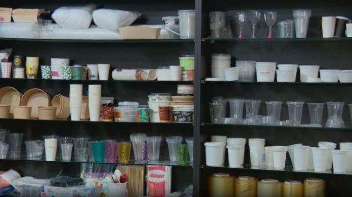 საქართველოში, საკვებთან შემხებლობის მქონე პლასტმასის პროდუქცია ეტაპობრივად აიკრძალება - რითი ჩანაცვლდება