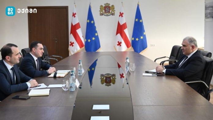 განხილულ იქნა აფხაზეთიდან დევნილი მოსახლეობის ჯანმრთელობის დაცვისა და სოციალური უზრუნველყოფის საკითხები. განსაკუთრებული ყურადღება გამახვილდა სამედიცინო სერვისების ხელმისაწვდომობის კიდევ უფრო გაზრდაზე.