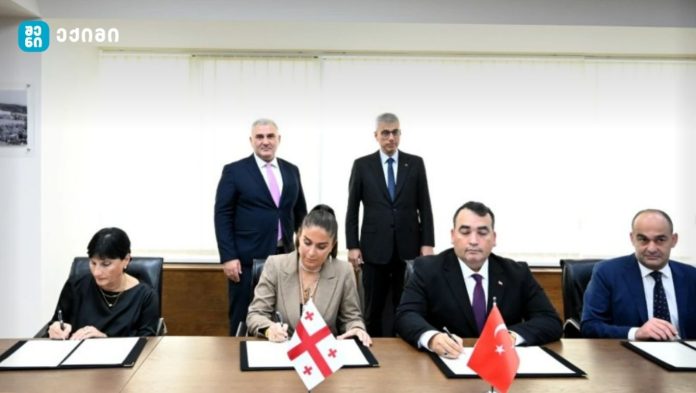 „თურქეთი, თავის მხრივ, მზადაა, საქართველოსთან, ურთიერთობების კიდევ უფრო გაღრმავებისა და მეტი ერთობლივი პროექტის განხორციელებისთვის“ - საქართველოს ჯანდაცვის მინისტრი თურქ კოლეგას მასპინძლობს