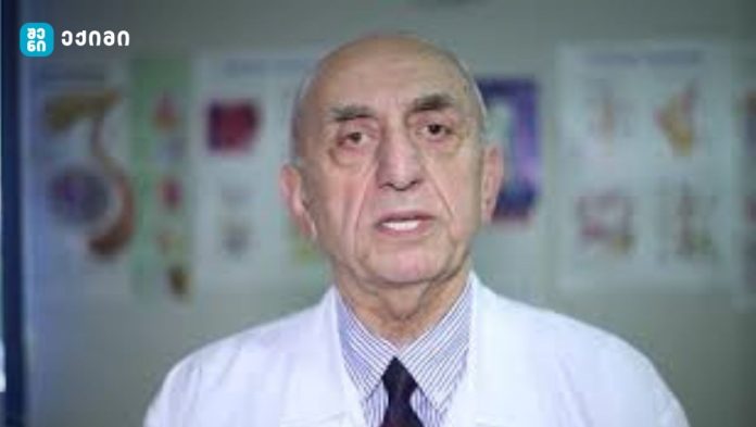 „ორი პრეპარატის ურთიერთჩანაცვლება პაციენტს არანაირ საფრთხეს არ უქმნის - მედიკამენტ „ნოვორაპიდის“ პრეპარატ „აპიდრათი“ შეცვლა, არანაირ საფრთხეს არ ქმნის პაციენტის ჯანმრთელობის, სიცოცხლის, ან კეთილდღეობისთვის“ - ენდოკრინოლოგი, პროფესორი დავით მეტრეველი