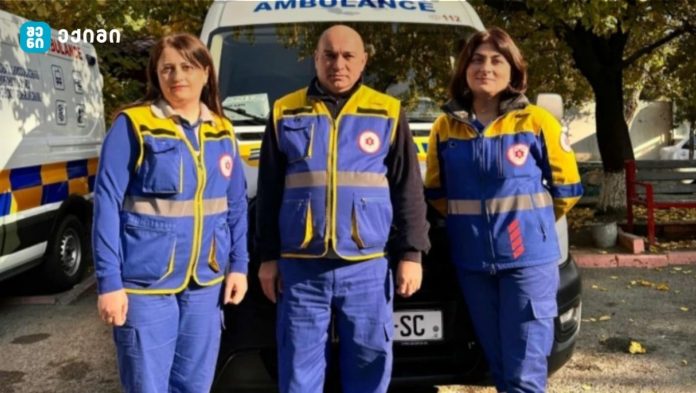 ექიმების მისვლის მომენტში პულსი და სუნთქვა არ აღენიშნებოდა - თბილისის სასწარფო დახმარების ექიმებმა მამაკაცის სიცოცხლე გადაარჩინეს