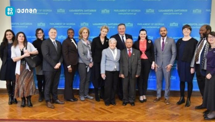 დამოუკიდებელი ანგარიშვალდებულება გლობალურ ჯანმრთელობაში - რა გვასწავლა ახალი საერთაშორისო ანგარიშმა და რატომ არის ეს მნიშვნელოვანი საქართველოსთვის