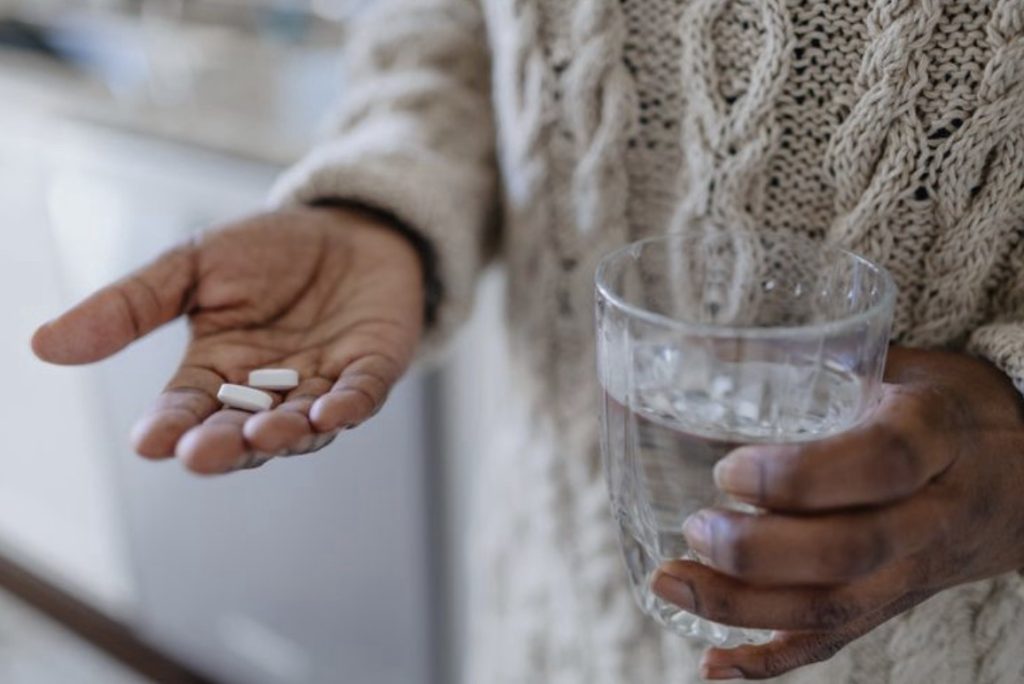 💥 „ბუნებრივი“ არ ნიშნავს უსაფრთხოს — 6 პოპულარული დანამატი, რომელიც ღვიძლს აზიანებს | sheniekimi.ge | შენი ექიმი