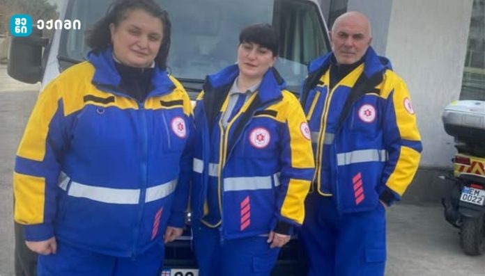 სასწრაფო დახმარების ბრიგადამ შუახნის მამაკაცი გადაარჩინა - პაციენტმა მოულოდნელად დაკარგა გონება, აღარ აღენიშნებოდა პულსი