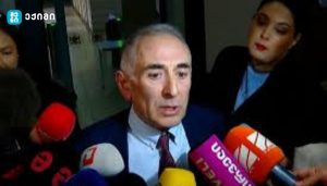„ძალიან კმაყოფილი ვარ, შეხვედრა ძალიან საინტერესო და ნაყოფიერი იყო –  წარვადგენთ წინადადებებს, რა შეიძლება გაკეთდეს ხელისუფლებისა და ჩვენი მხრიდან, რომ წამლის ფასი უფრო ხელმისაწვდომი იყოს“-პაატა კურტანიძე