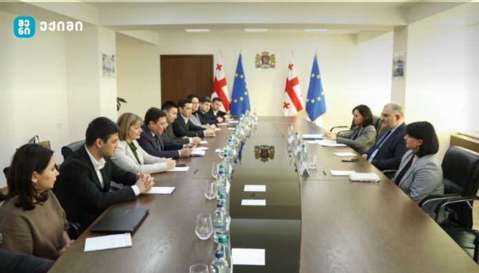 განსაკუთრებული ყურადღება დაეთმო მინდობით აღზრდის სისტემას და „ბარნაჰუსის“ მოდელს, როგორც ბავშვზე მორგებულ მართლმსაჯულებისა და დაცვის ეფექტიან მექანიზმს