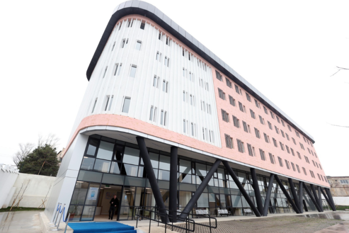 „ახალი საუნივერსიტეტო კლინიკა მნიშვნელოვან როლს შეასრულებს როგორც პაციენტებისთვის ხარისხიანი მომსახურების მიწოდებაში, ისე სამედიცინო განათლების გაძლიერებაში“-მიხეილ სარჯველაძე