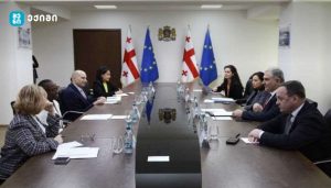 ადამიანური კაპიტალის პროგრამა, რომელიც მსოფლიო ბანკის მიერ ფინანსდება მოიცავს ჯანმრთელობის, განათლებისა და სოციალური დაცვის მიმართულებებს