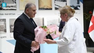 ჯანდაცვის მინისტრმა მედპერსონალს პროფესიული დღე მიულოცა, გაწეული საქმიანობისთვის მადლობა გადაუხადა და აღნიშნა, რომ მათი შრომა და წვლილი ჯანდაცვის სისტემის გამართულად ფუნქციონირებაში ფასდაუდებელია